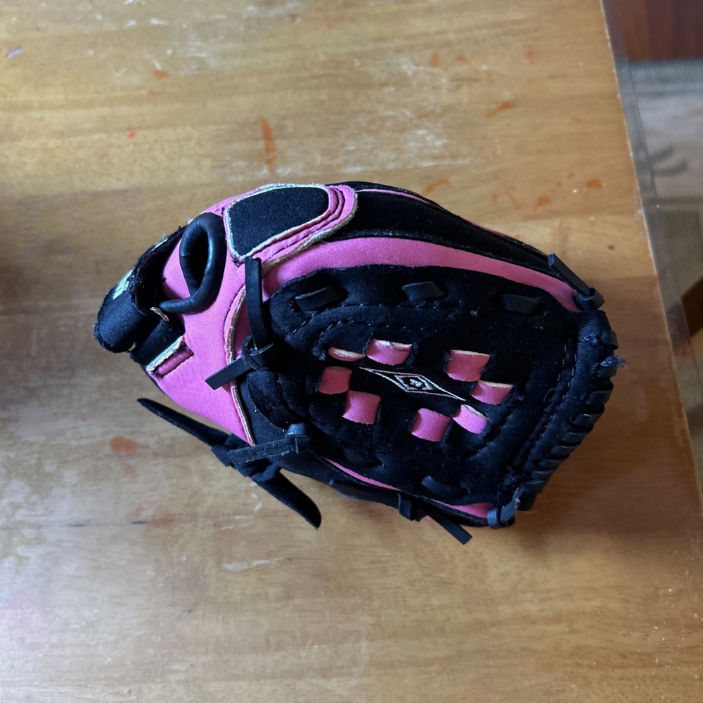 Franklin Youth T Ball Glove.  Pink & Black.  4861-9" Ready To Play Hand Crafted